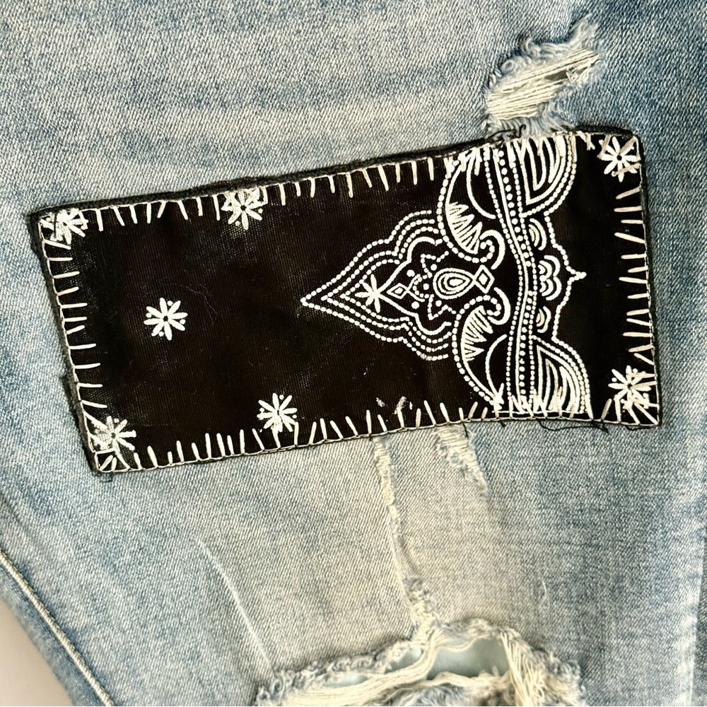 AMIRI Light Blue Skinny Jeans with Patterned Patches - Picture 6 of 10